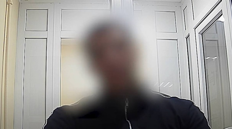 Пів мільйона готівки та сльозогінний газ: винесено вирок грабіжнику, який напав на шосткинця