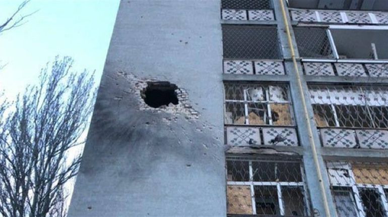 Нічний обстріл Херсона: російські снаряди влучили у кардіологічний центр, пошкоджено житлові будинки