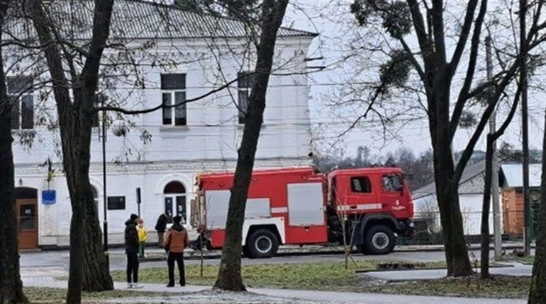 До Гадяцького ліцею №2 надійшло повідомлення про замінування