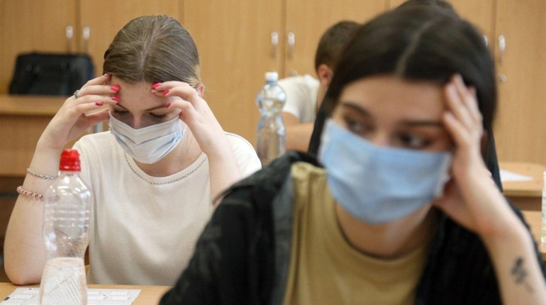 Падали в обморок, утоляли жажду горячей водой: как в Мелитополе проходило ВНО по английскому