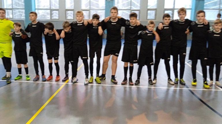 Футболісти ДЮСШ також не відстають: чергові матчі зимової першості відбулись у неділю 22 лютого