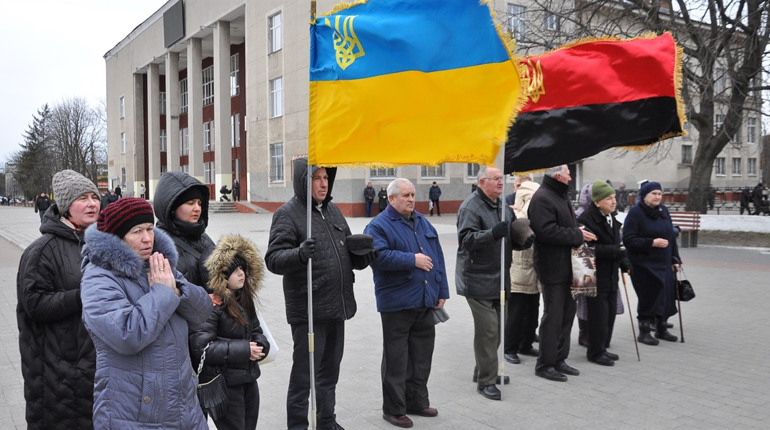 «Київ хрестив Москву, він її і відспіває!» – червоноградці вшанували пам’ять Героїв Небесної Сотні
