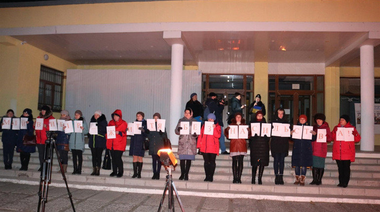 Сватівчани приєднались до акції проти насильства над жінками