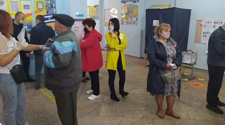 На Херсонщині відкрилися всі виборчі дільниці. Дві – із запізненням