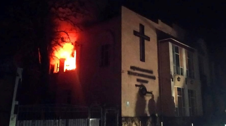 У Херсоні окупанти обстріляли цивільні об’єкти: є поранені серед мирного населення