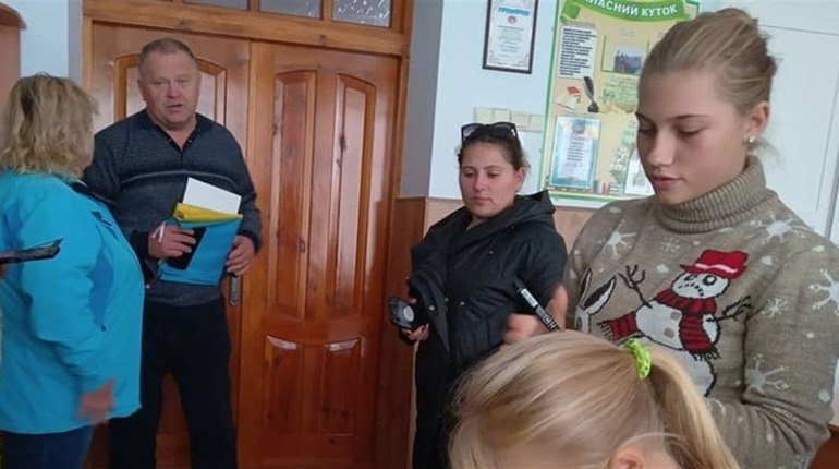 Згуртувалися, працюють і не здаються: як попри війну та окупацію в Каїрському ліцеї триває навчання