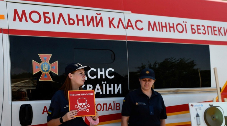 На Миколаївщині розпочав роботу пересувний Мобільний клас мінної безпеки: ДСНС