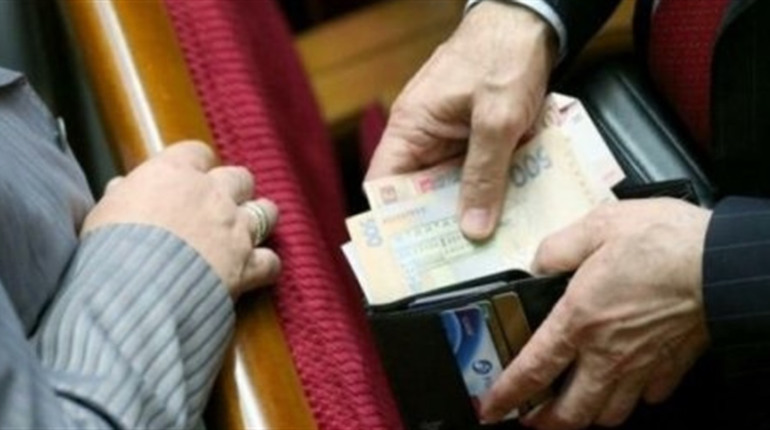 Чи принесе користь чиновник, якщо працюватиме за «мінімалку»? Громадська рада – проти їх преміювання