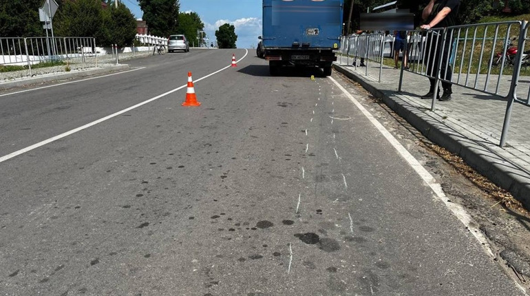 У Сарненському районі неповнолітній на батьковому мотоциклі спричинив ДТП