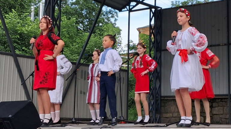 Спів для тата: концерт «Калинового зерна» в Первомайську