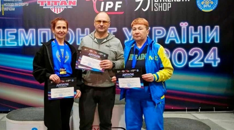 Новий рекорд України встановив південноукраїнський пауерліфтер