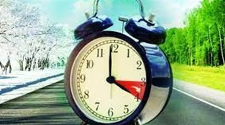 Цієї ночі переходимо на літній час. Не забудьте перевести стрілки годинника!