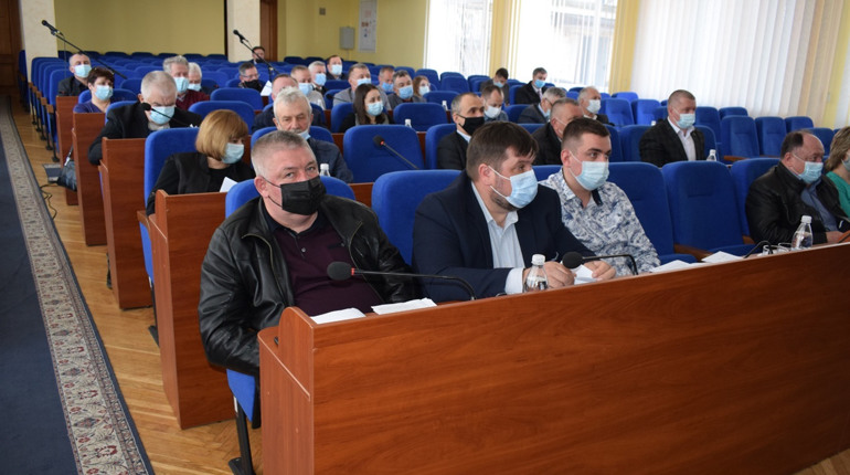 Ліквідували баранівське підприємство і дали гроші на лікарню : як пройшла сесія райради