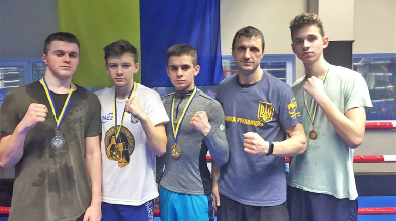 Вараські спортсмени – чемпіони області з кікбоксингу