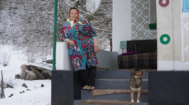 Вік не перешкода. Як Надія Гунька стала однією з найкращих вишивальниць села Старе Поріччя