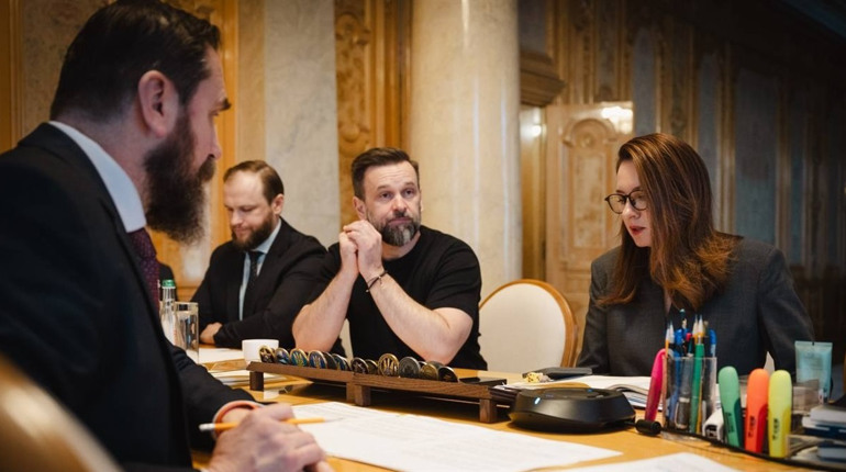 Уряд анонсував нове підвищення зарплат педагогів із вересня: скільки додадуть