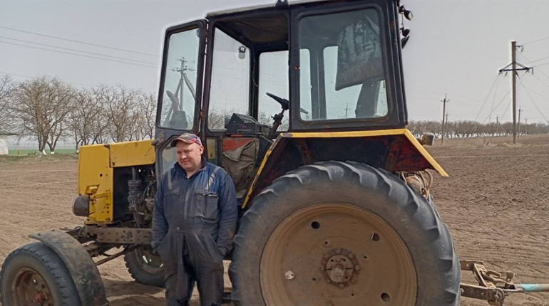 Друзі Біляївки: Олександр Константинов облагороджує кювети біля лісосмуг та інші міські ділянки