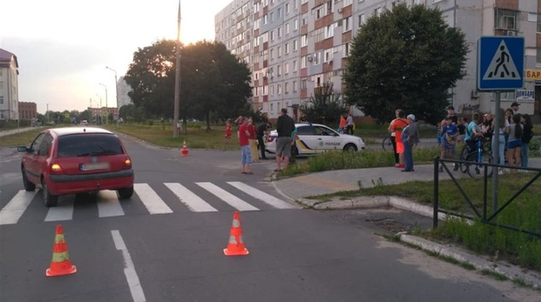 На пішохідному переході по вулиці Шевченка збили дівчину