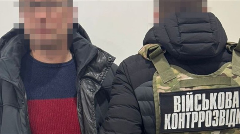 Використовуючи знайомих та дезертирів гру збирало розвіддані про літаки F-16 на Сумщині і не тільки