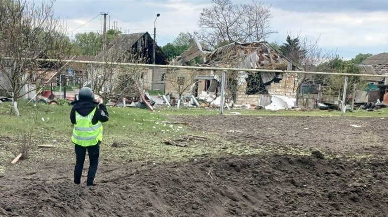 Знайшов тіло дружини на городі. Це вже друга жертва обстрілу Юнакіївської громади