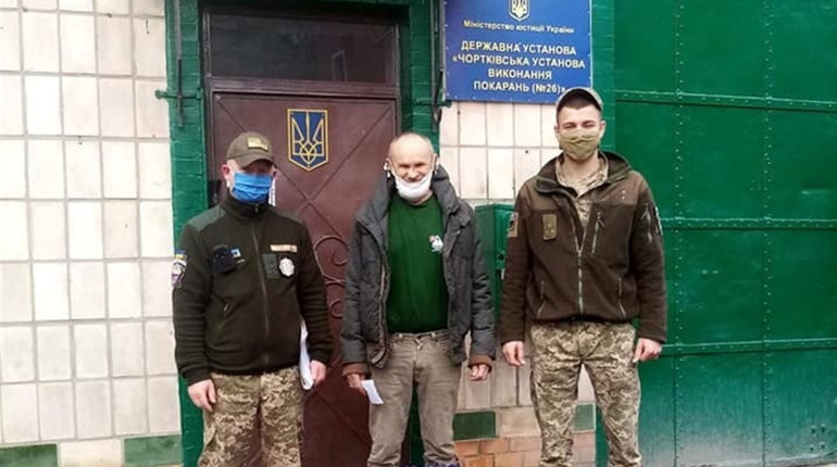 Із Чортківської УВП 26 засудженого після відбуття покарання відвезли прямо додому