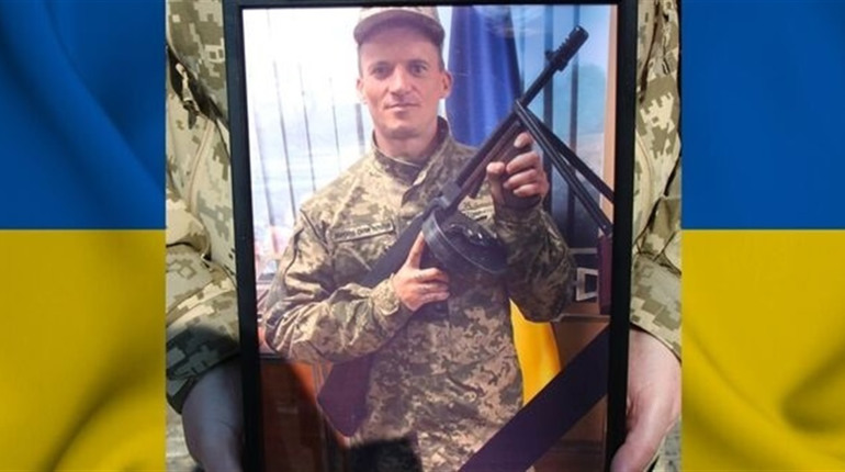 Нетішин у скорботі: захисник Євген Донін повернувся додому на вічний спочинок