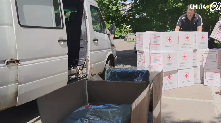 Смілі передали допомогу від Червоного Хреста: що отримали та коли роздаватимуть