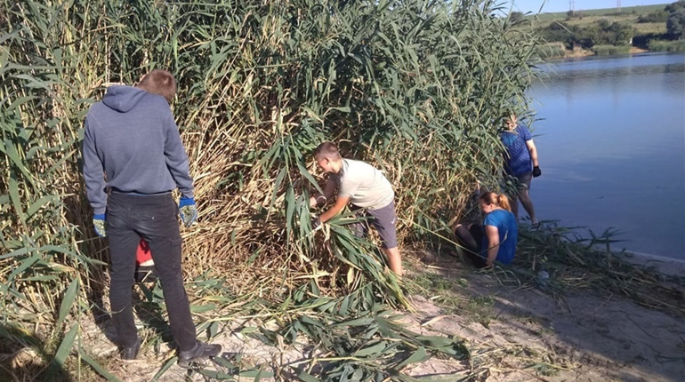 В перший день липня в Троїцькій громаді пройшла велика толока на громадському пляжі в селі Бабичеве