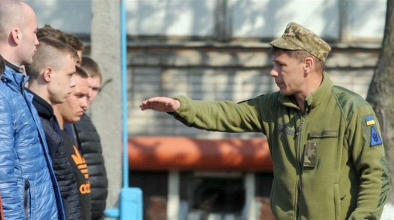 Чоловіків від 25 до 60 років, які не стояли на обліку, поставлять на нього автоматично