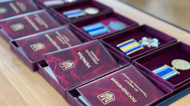 У Сарнах посмертно відзначили вісьмох захисників