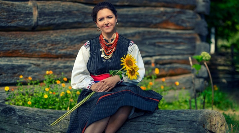 Про Ніну Кур’яту, уродженку села Зеленогірського, та її книгу «Дзвінка»