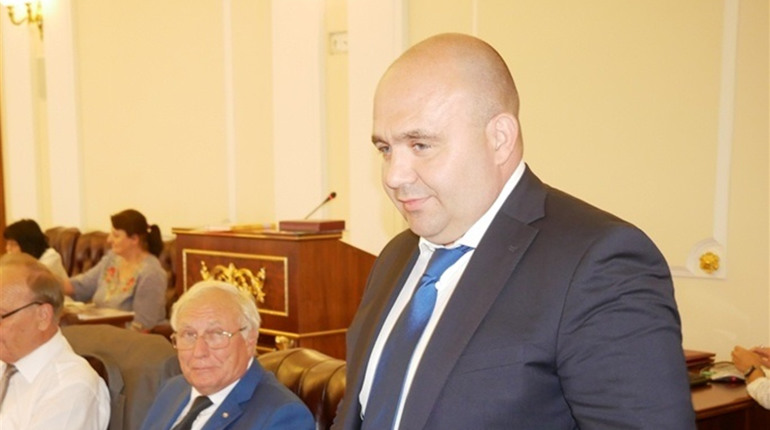 Нардепи отримали першу зарплатню: скільки заробив депутат від Сватового Олександр Лукашев