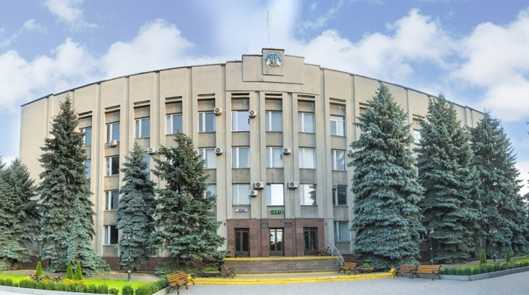 Виконком у Первомайську призупинив видачу гуманітарки всім, крім ВПО з інвалідністю