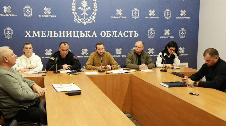Нарада з начальниками РВА та головами ОТГ. Хмельничани обговорили найважливіші питання