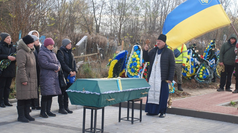 Назавжди в строю. У Шостці попрощались з водієм взводу протитанкових ракетних комплексів.