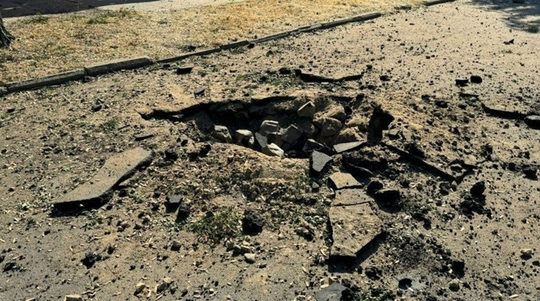 На Херсонщині через ворожі обстріли пошкоджені будинки, освітні заклади, приватні автівки