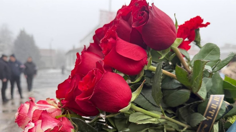 Первомайськ попрощався із загиблим бойовим медиком Євгеном Єскіним