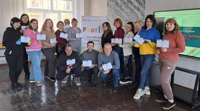 Навички, що рятують життя: у Фастівській громаді триває навчання з домедичної допомоги