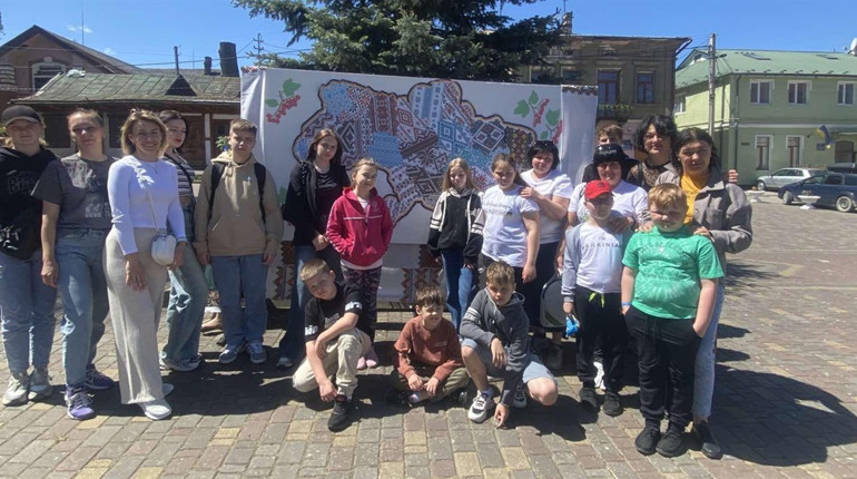 Дружини й діти загиблих і зниклих безвісти Героїв із Глухівської громади відпочили на Львівщині