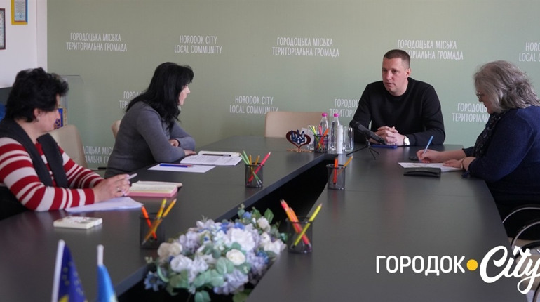 У Городку шукають кошти на цифровізацію архівів: що ще обговорили з представником РВА