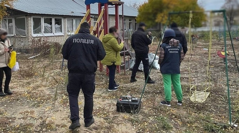 На Херсонщині окупанти з «Градів» обстріляли дитячий садок (ФОТО)