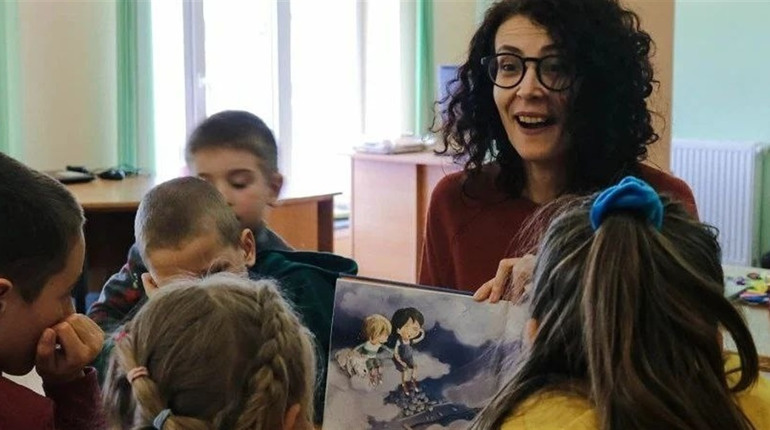 "Хочу залишити щось добре від себе в Дрогобичі": як ілюстраторка з Маріуполя живе в новому місті