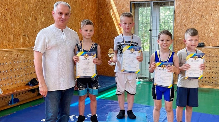 Пляжна боротьба. У Мені відбувся спортивний турнір