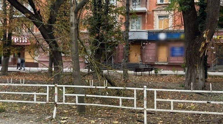 Ворожі обстріли Херсонщини: окупанти завдали ударів з артилерії та безпілотників