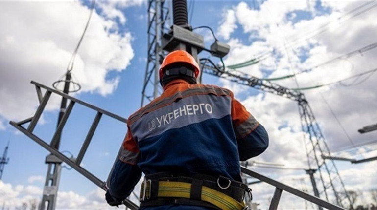 Відключення світла на Хмельниччині: чому це неминуче та як кожен з нас може допомогти енергосистемі