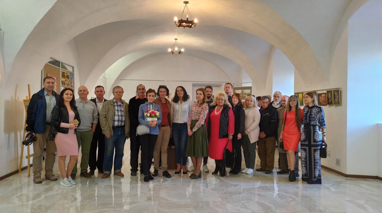 У «Старій Умані» проводять виставку «Осінній вернісаж». У ній представлені 33 уманських митці