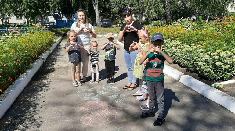 Глухівські дошкільнята долучилися до всеукраїнського флешмобу на підтримку безпритульних тварин