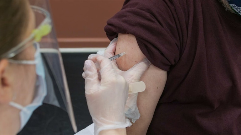 Підсумки вакцинації: де підтримують та хто ігнорує щеплення на Сарненщині