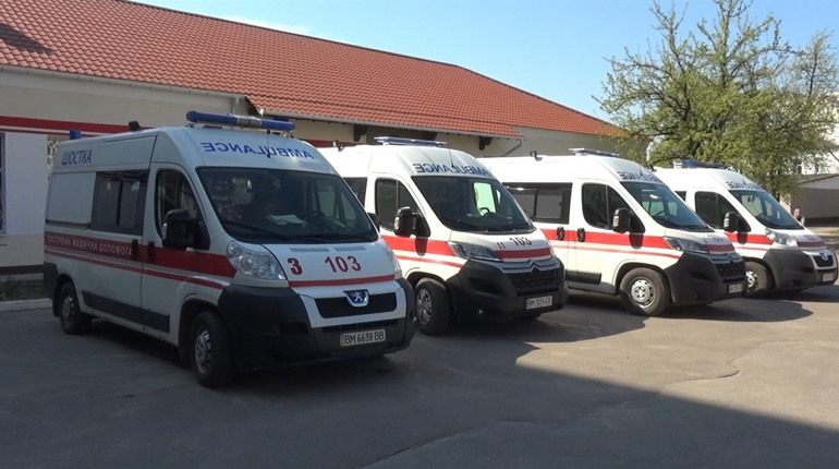 У Шостці жінка випала з п'ятого поверху
