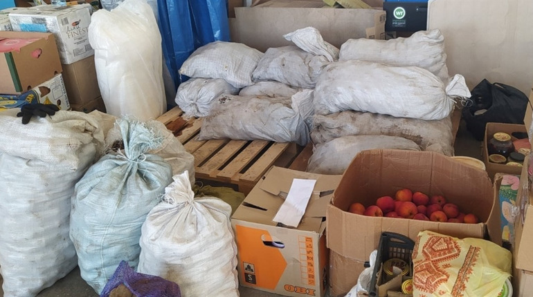 Чотириста тон гумвантажів жителі Вараського району відправили за місяць